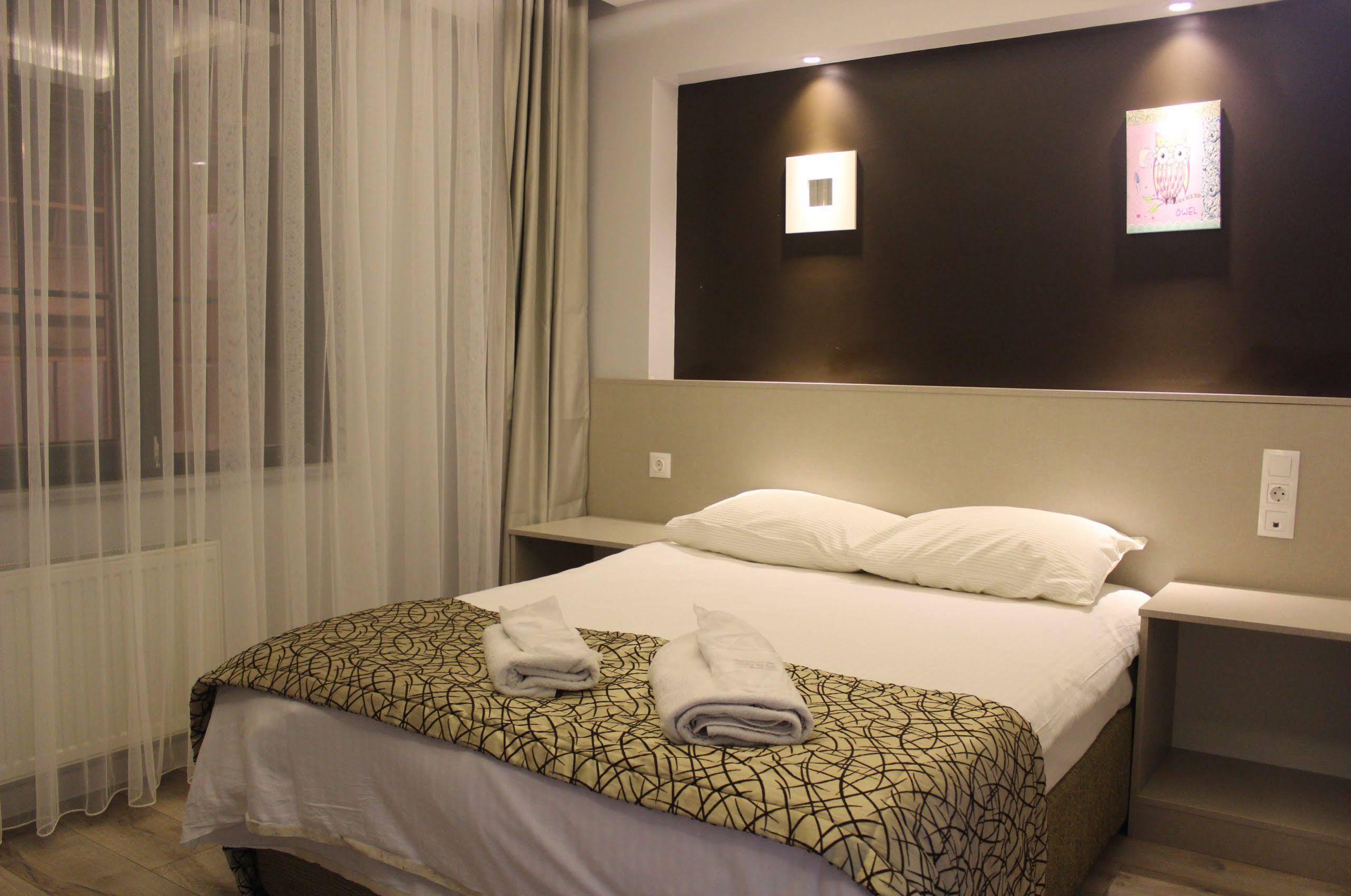 The Corner Inn Hotels By Suit Esquiceir Exterior foto